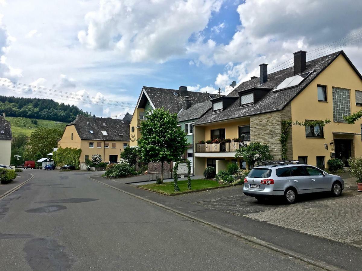 Gastehaus Hoffmann Bed & Breakfast Farschweiler Bagian luar foto