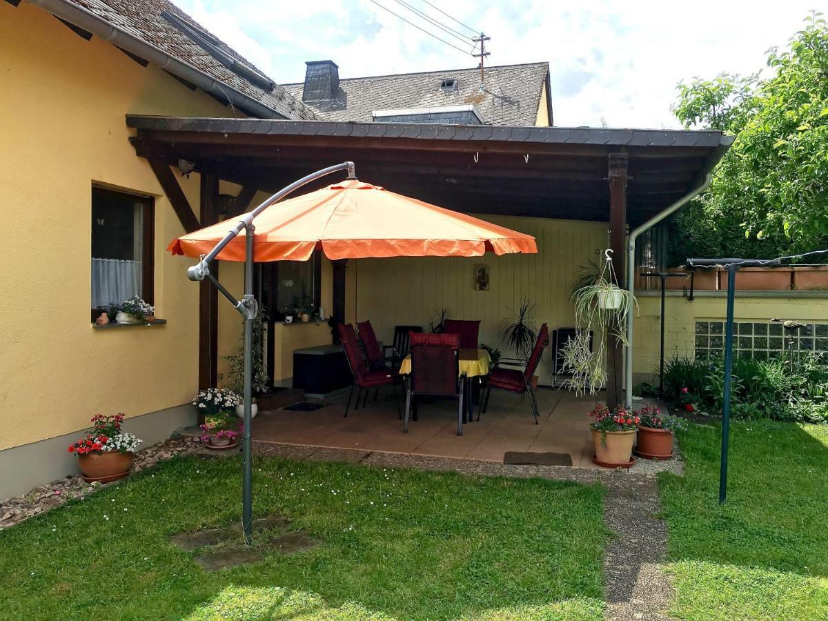 Gastehaus Hoffmann Bed & Breakfast Farschweiler Bagian luar foto