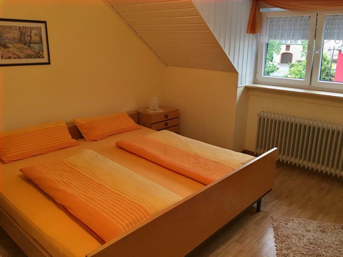 Gastehaus Hoffmann Bed & Breakfast Farschweiler Bagian luar foto