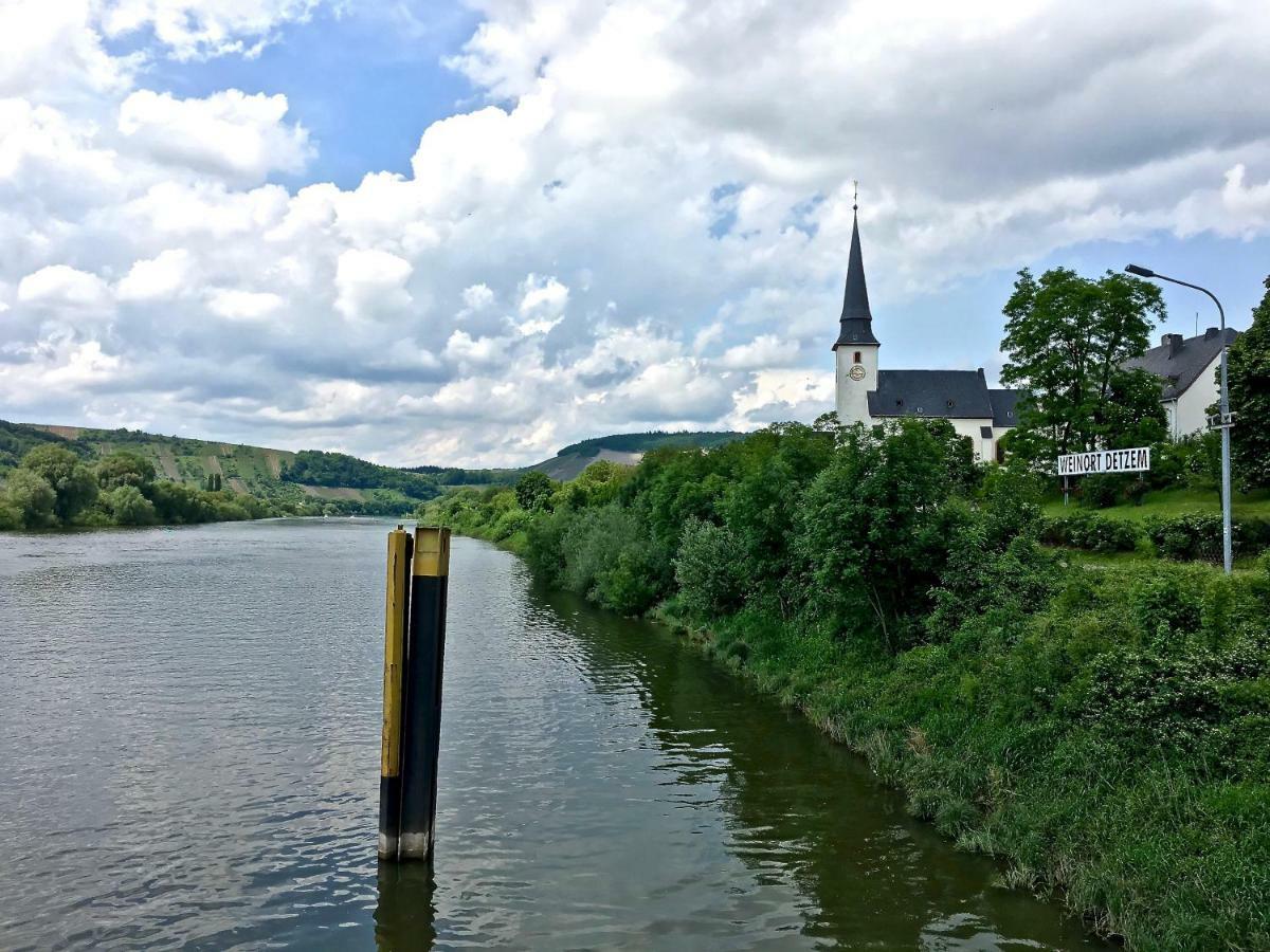 Gastehaus Hoffmann Bed & Breakfast Farschweiler Bagian luar foto